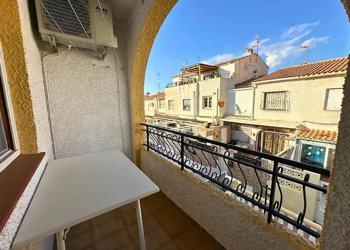 Casa Rocio: Urbanizacion 